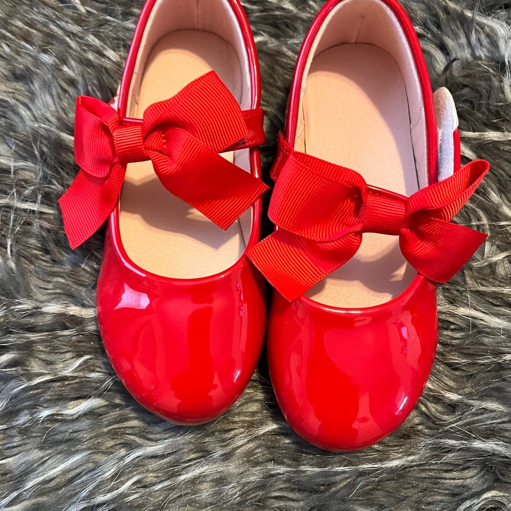 SHEIN Glossy Red Bow Dress Shoes